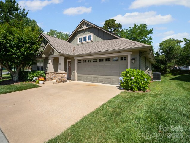 10 Gray Wolf Lane sold home in Wolfpen, Hendersonville, NC