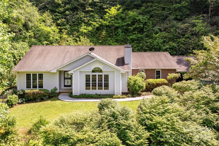 93 Wood Duck Court sold home in Waterford Place, Brevard, NC