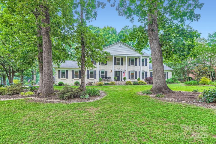 1175 18th Avenue sold home in Huntington Forest, Hickory, NC
