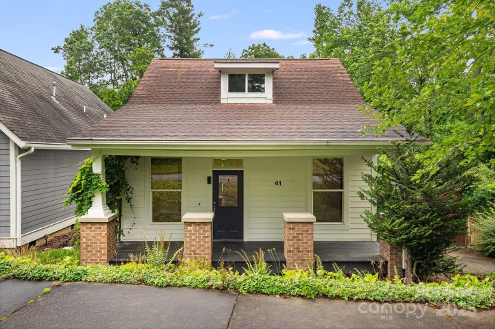 41 Town Circle sold home in Highland Lake, Flat Rock, NC