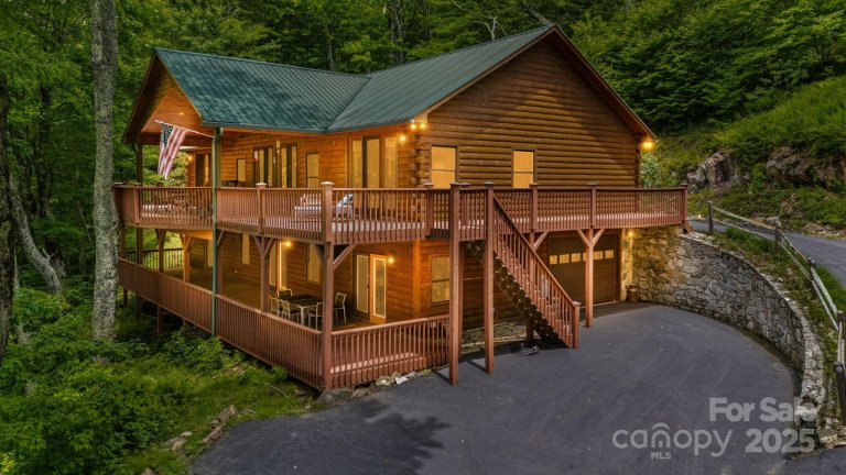 587 Grouse Thicket Road sold home in Wolf Laurel Heights, Mars Hill, NC