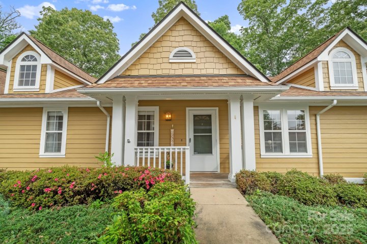 702 Woodlea Court sold home in Biltmore Commons, Asheville, NC
