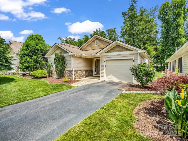 114 Fairway View Drive sold home in Etowah Golf Villas, Etowah, NC