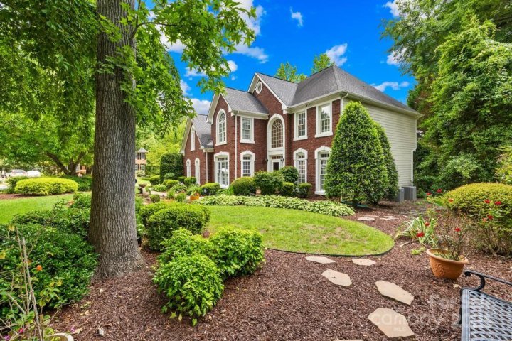 9514 Hayenridge Court pending home in The Hamptons, Huntersville, NC