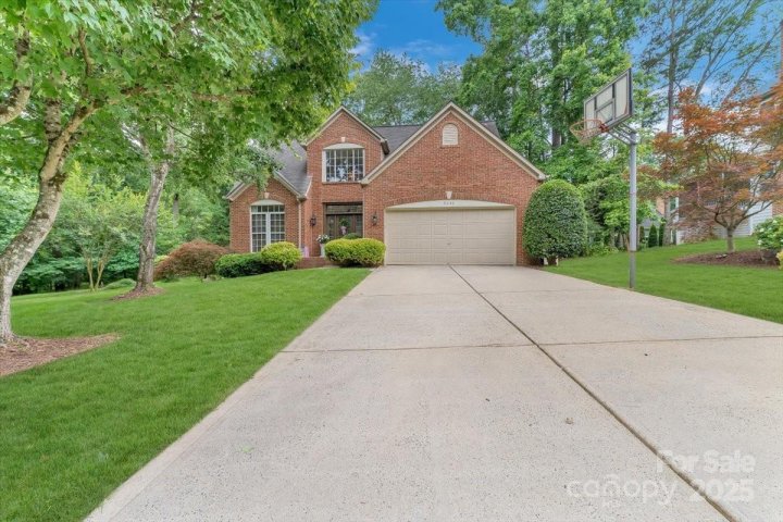 9040 Scottsboro Drive sold home in Wynfield Creek, Huntersville, NC