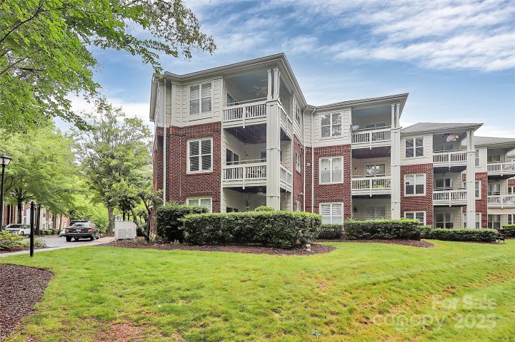 921 Northeast Drive sold home in Spinnaker Reach, Davidson, NC