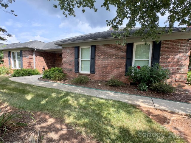 2191 Wynbourne Drive sold home in Jefferson Woods, Gastonia, NC