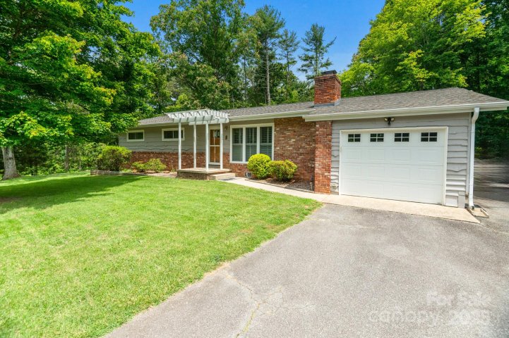 4 Sourwood Lane sold home in Parkway Forest, Asheville, NC