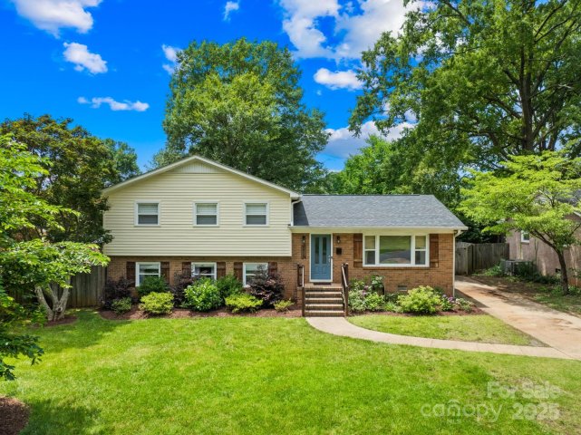 2919 Dunaire Drive sold home in Darby Acres, Charlotte, NC