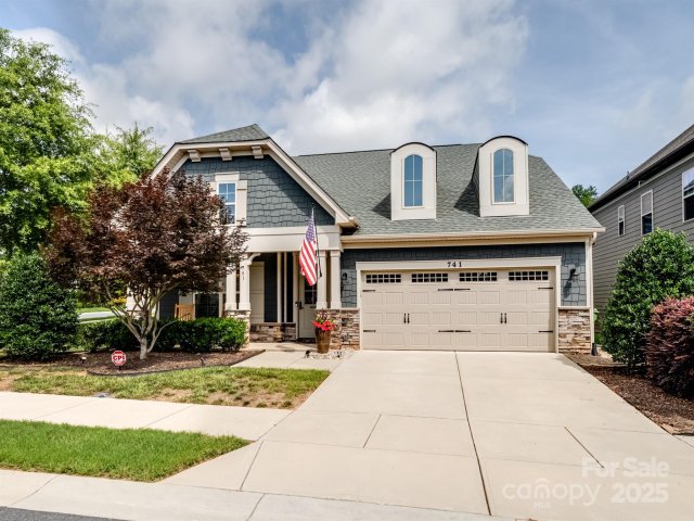 741 Garrett Green Way 64 sold home in Oakland Pointe, Fort Mill, SC