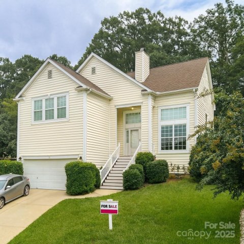 220 Holmes Court sold home in Poplar Woods, Concord, NC