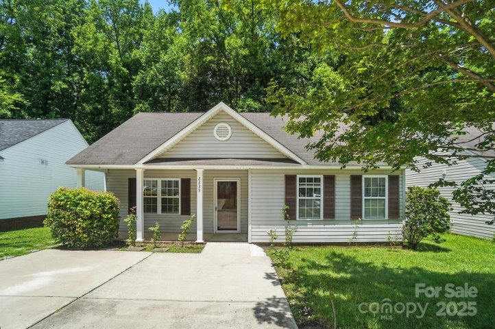 2239 Blue Hampton Lane sold home in The Hamptons, Charlotte, NC