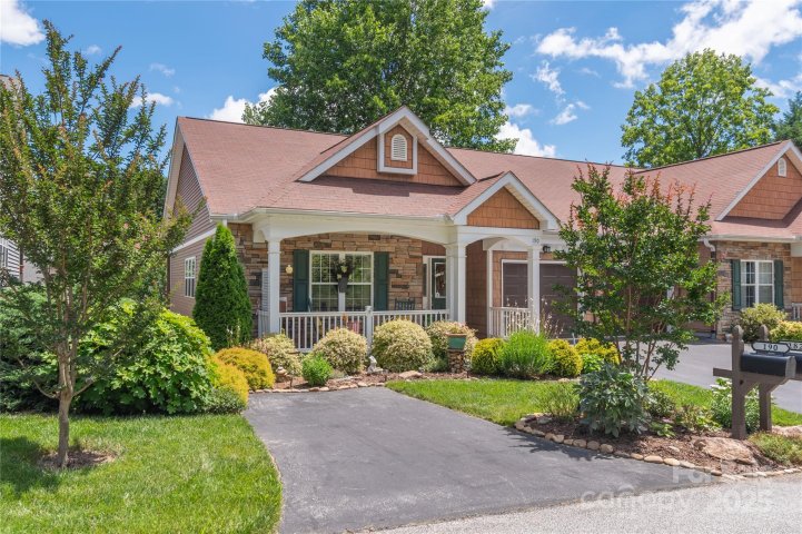 190 Shaws Creek Farm Road sold home in Shaws Creek Farm, Hendersonville, NC