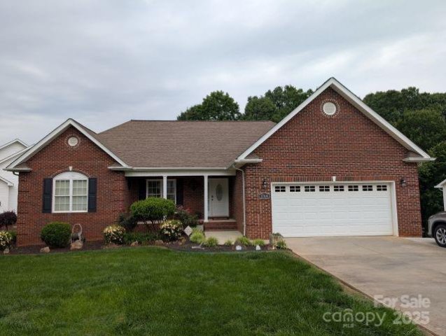 1764 Pipers Ridge Circle sold home in Pipers Ridge, Conover, NC