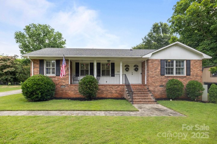 115 Fox Run Drive sold home in Foxwood, Fort Mill, SC