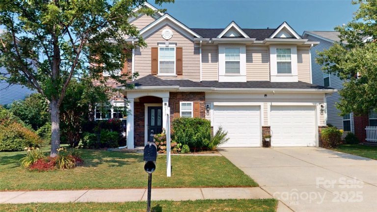 6313 Woodland Commons Drive sold home in Prosperity Ridge, Charlotte, NC