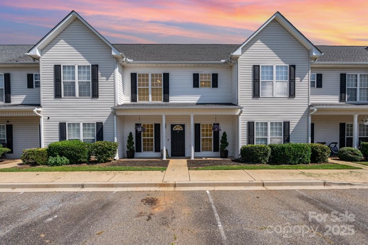 28 Ridgestone Circle sold home in Summer Stone Townes, Mauldin, SC