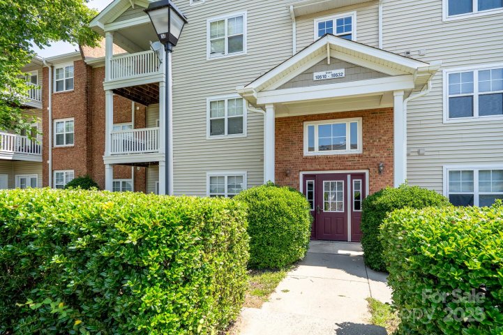 10614 Hill Point Court sold home in Hyde Park, Charlotte, NC