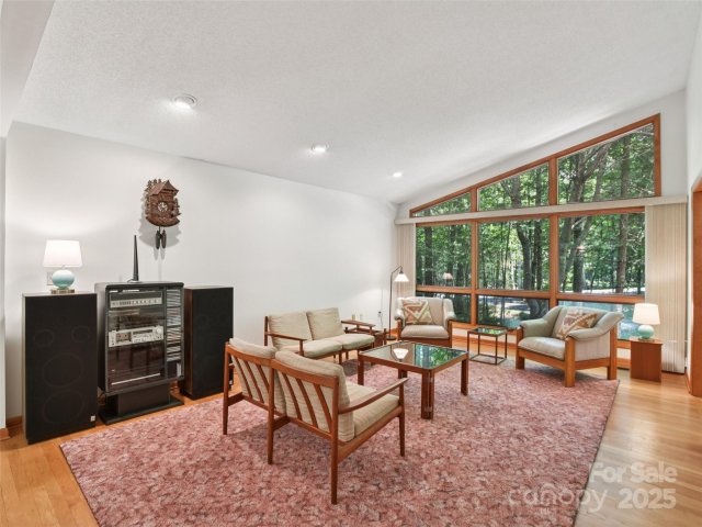 105 Sunningdale Drive sold home in Claremont, Flat Rock, NC