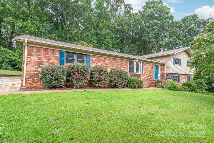 43 Bowen Drive sold home in Branch Woods, Belmont, NC