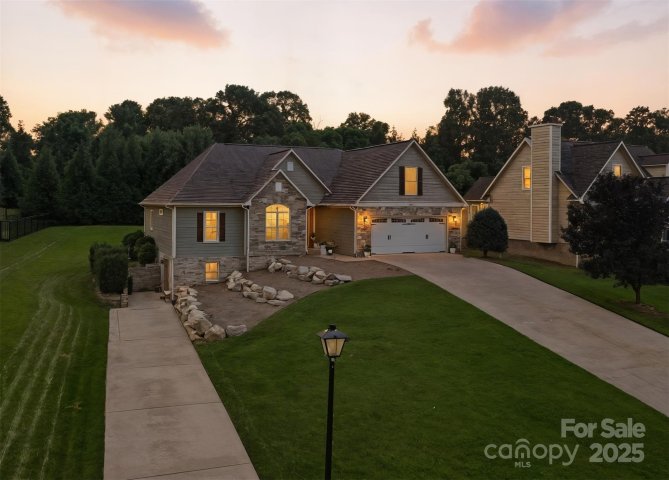 121 Maplewood Court sold home in Maplewood Village, Hudson, NC