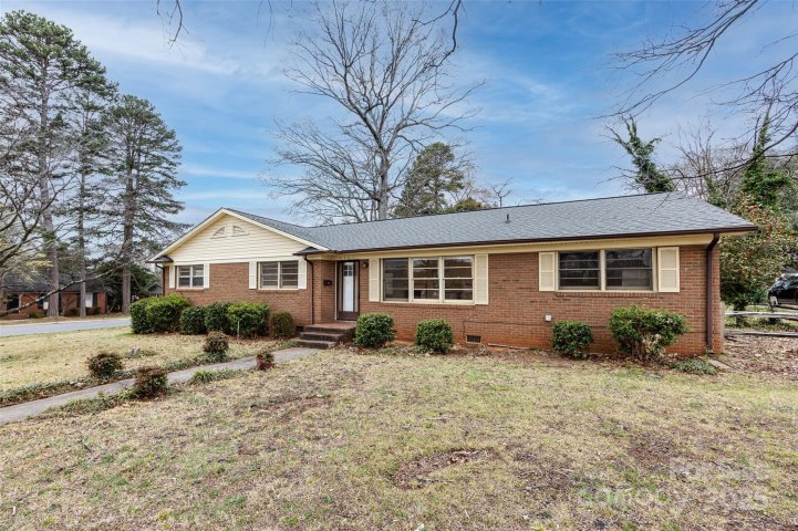 4601 Mendham Drive sold home in Hope Valley, Charlotte, NC