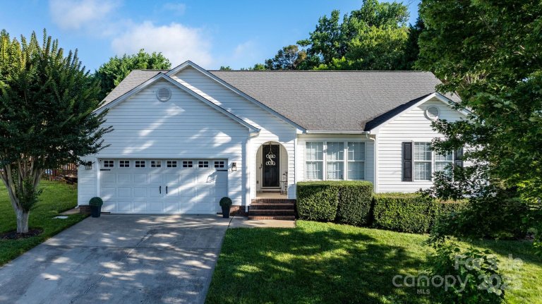 369 Holstein Drive sold home in Summey Knoll, Dallas, NC