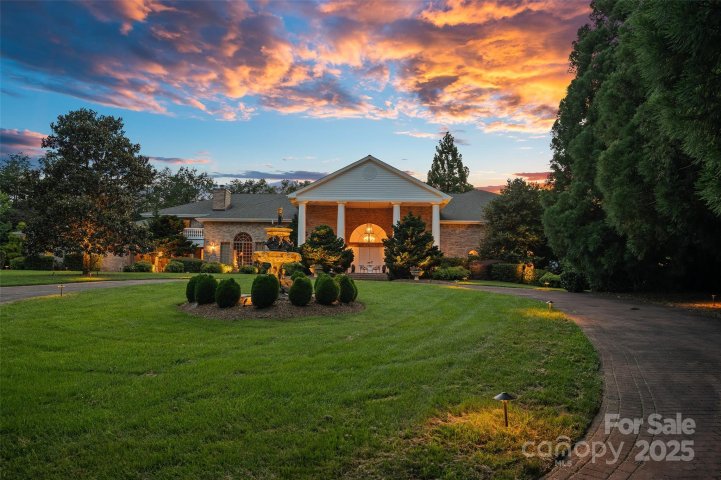 Homes in Equestrian Estates, Columbus