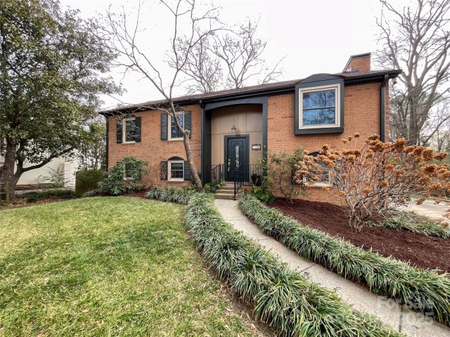7109 Edgefield Court sold home in Fairfield Plantation, Matthews, NC
