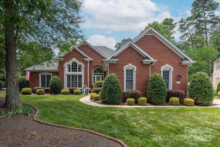 3003 Wedge Court sold home in Emerald Lake, Matthews, NC
