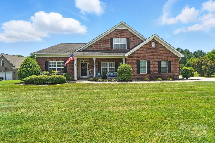 1006 Spring Rose Lane sold home in Wesley Chase, Matthews, NC
