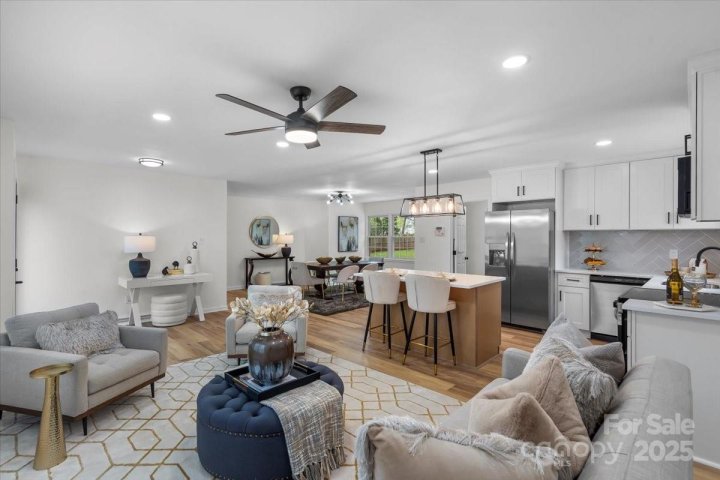 4932 Delivau Drive sold home in Hope Valley, Charlotte, NC