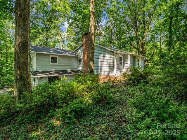 1463 Carolina Drive sold home in Gillette Woods, Tryon, NC