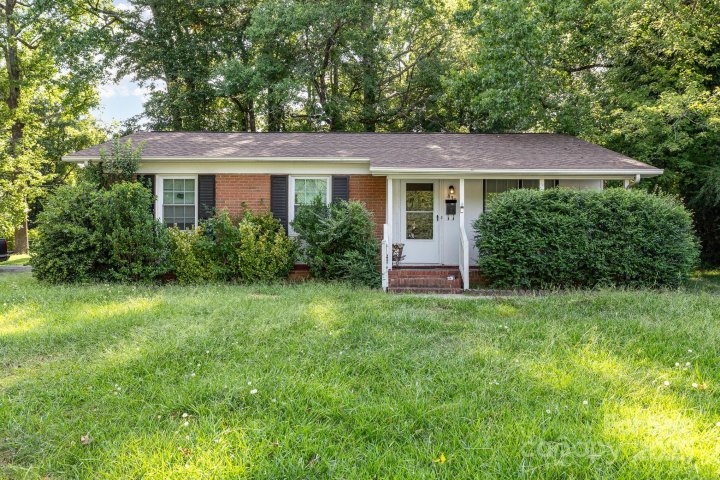 831 Bilmark Avenue sold home in Kentwood, Charlotte, NC