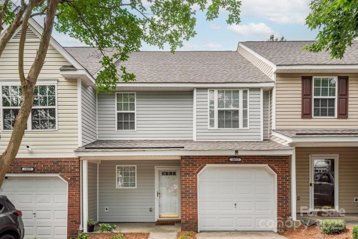 10613 Prairie Ridge Lane sold home in The Townes at Old Stone Crossing, Charlotte, NC