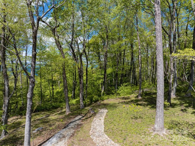 000 Laurel Ledge Way active home in Couch Mountain, Fletcher, NC