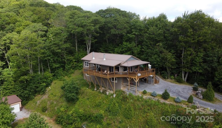 211 Sky Drive sold home in Valley View Estates, Maggie Valley, NC