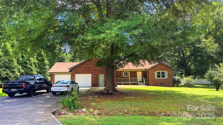 4885 Maggie Drive sold home in Forest Ridge, Hickory, NC
