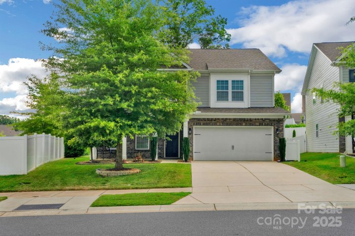 236 Robinwood Lane pending home in Cypress Point, Lake Wylie, SC