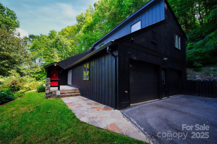 100 Ballantree Drive sold home in Ballantree, Asheville, NC