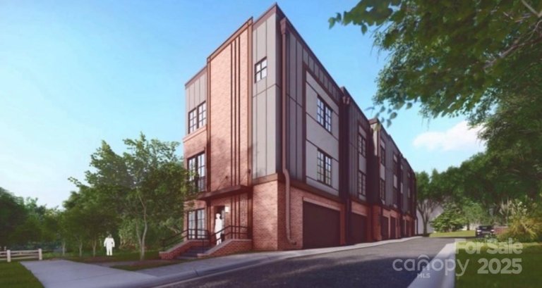 608 E 16th Street pending home in East 16Th Street Townhomes, Charlotte, NC