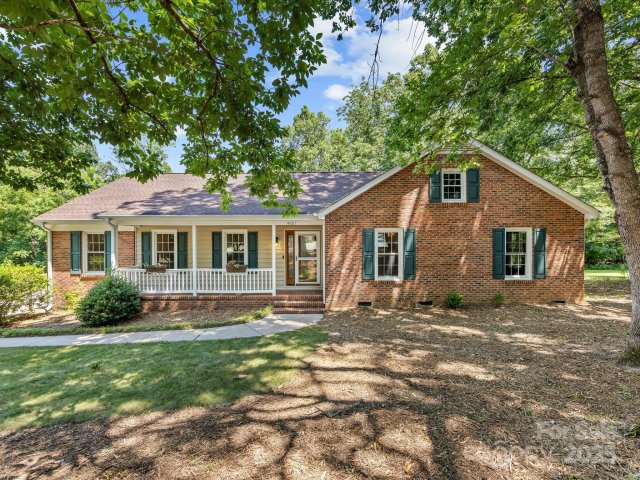 4601 Bournewood Lane sold home in Wessex Square, Charlotte, NC