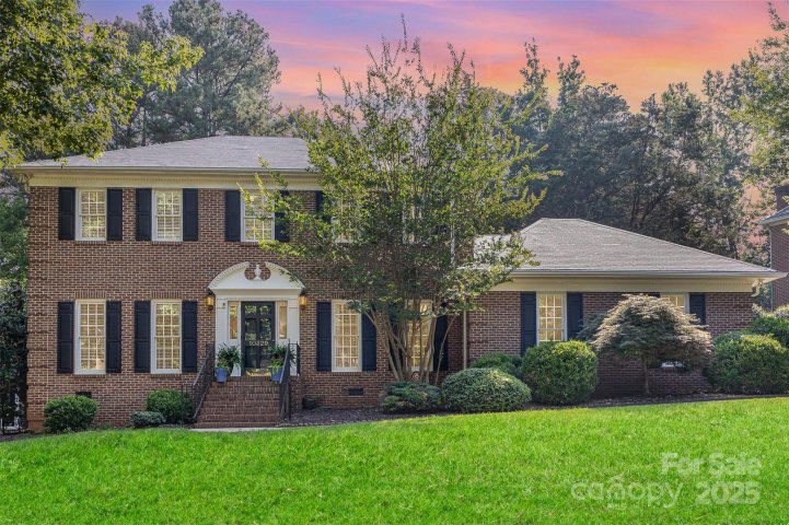 10329 Hollybrook Drive sold home in Berkeley, Charlotte, NC