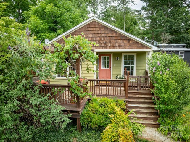 62 Rumbough Place sold home in Horney Heights, Asheville, NC