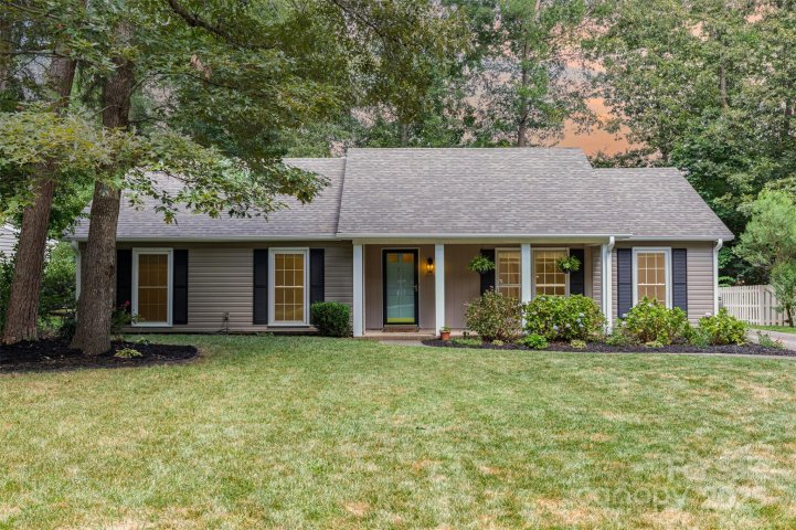 7017 Brookgreen Terrace sold home in Fairfield Plantation, Matthews, NC