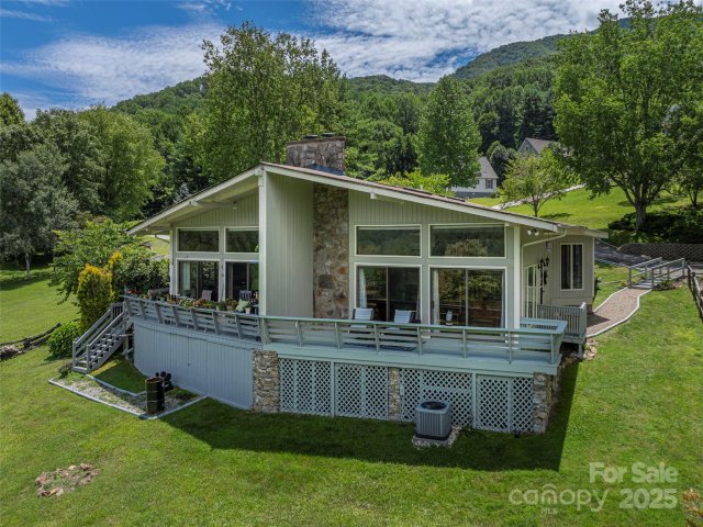 250 Sams Trail sold home in Balsam Meadows, Waynesville, NC