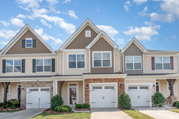 12408 Savannah Cottage Drive sold home in Savannah Townhomes, Charlotte, NC