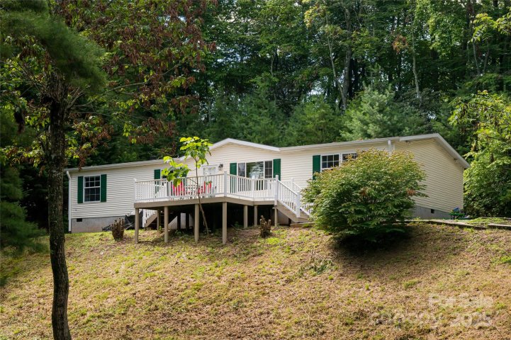 118 Reeves Road sold home in Country Place, Leicester, NC