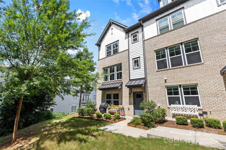 621 Tudor Park Way sold home in Wendwood Terrace, Charlotte, NC
