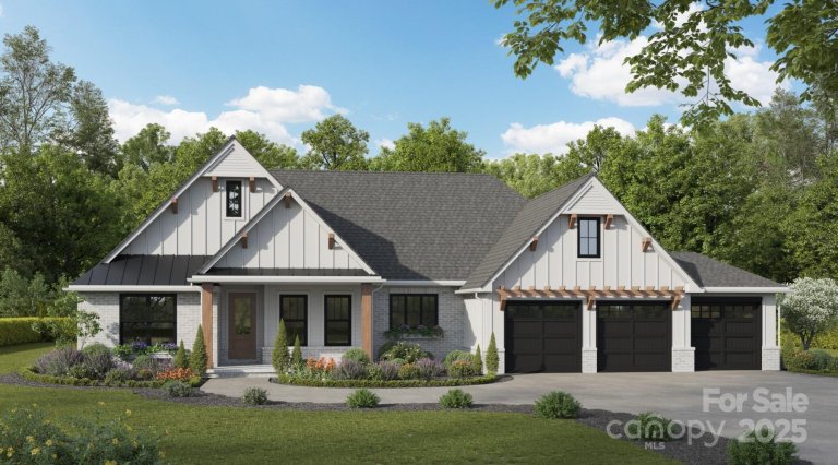 1008 Courtney Lane pending home in The Bluffs At Wesley Chapel, Wesley Chapel, NC